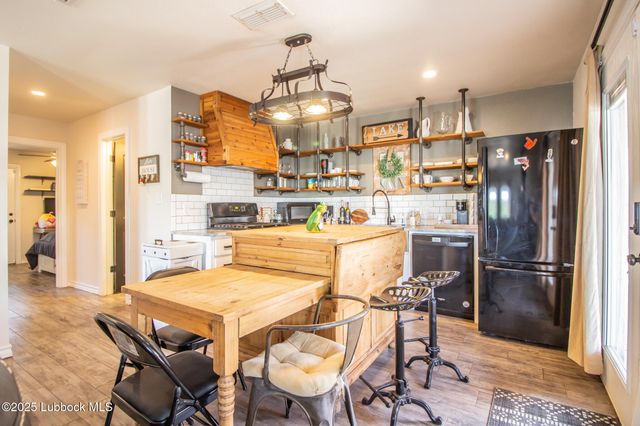 119 Pony Express Trail, Lubbock, TX 79404