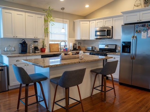 8 Lakeside Street, Providence, RI 02904