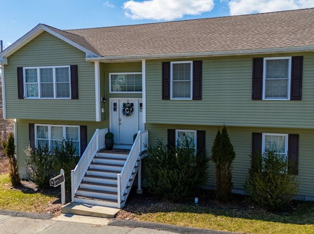 8 Lakeside Street, Providence, RI 02904