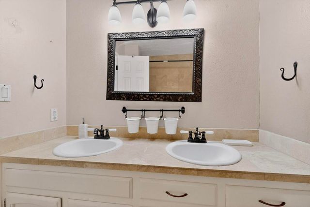 717 Sagewood Court SE, Albuquerque, NM 87123