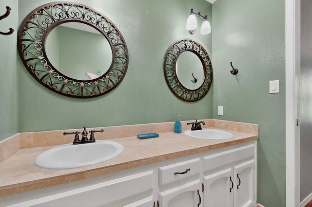 717 Sagewood Court SE, Albuquerque, NM 87123