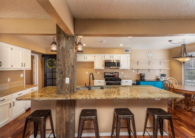 717 Sagewood Court SE, Albuquerque, NM 87123