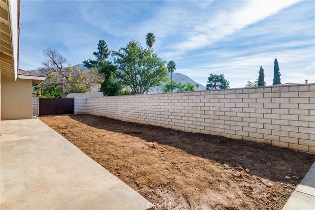 194 W Blaine Street, Riverside, CA 92507