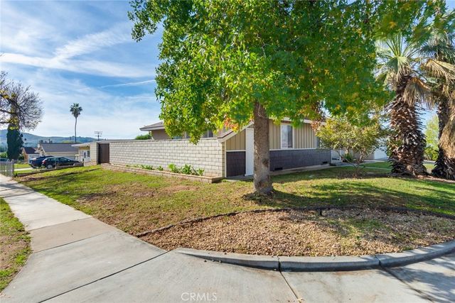 194 W Blaine Street, Riverside, CA 92507