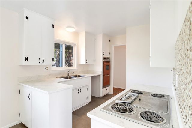 194 W Blaine Street, Riverside, CA 92507