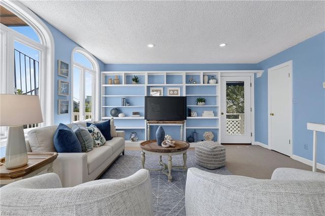 6109 Ocean Front AVE, Virginia Beach, VA 23451