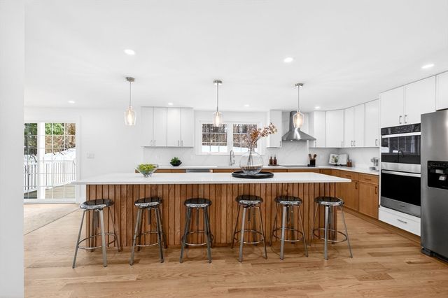 445 Salem St, North Andover, MA 01845