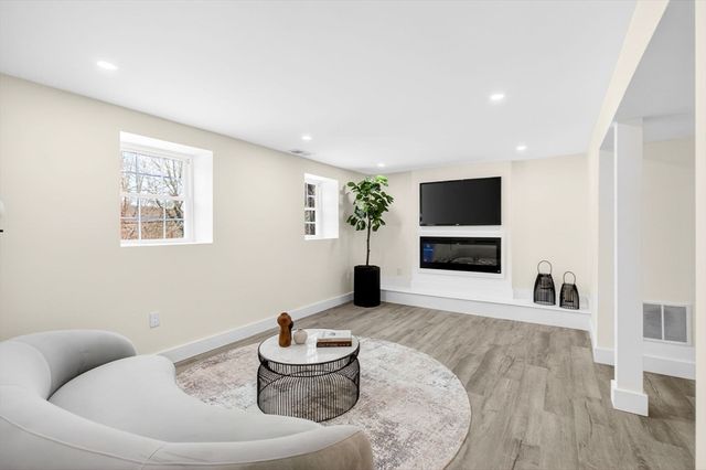 445 Salem St, North Andover, MA 01845