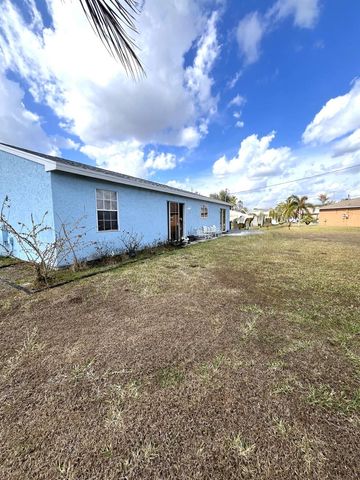 2397 SE West Blackwell Drive, Port St. Lucie, FL 34952