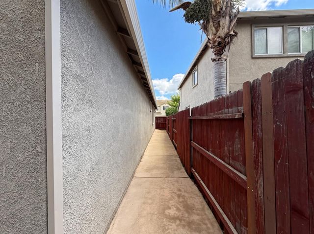 8532 Hawley Way, Elk Grove, CA 95624