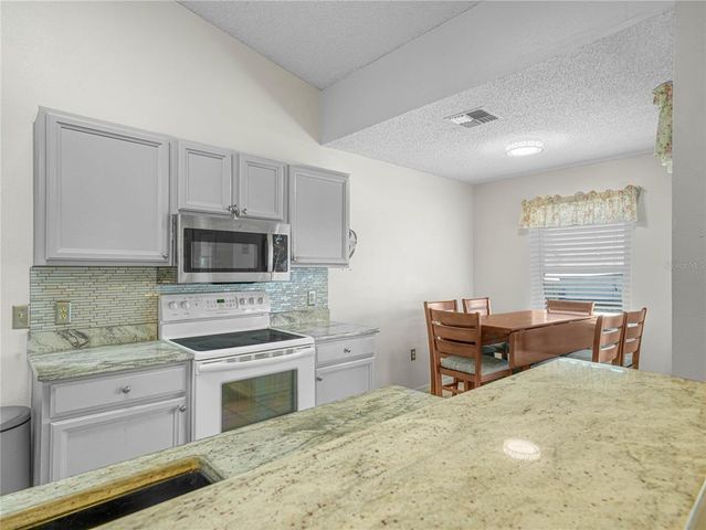 1007 CANARY CIRCLE S, Lakeland, FL 33809