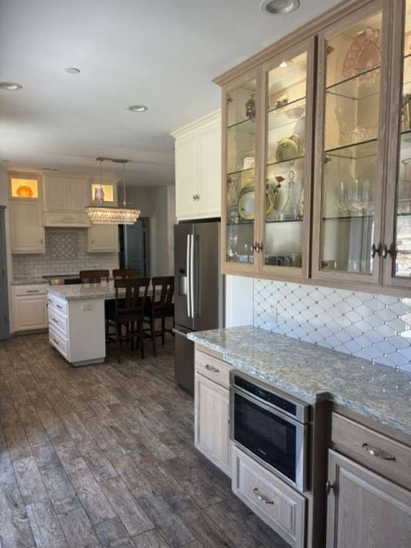 Image 10 of property listing at 1116 1120 Rolling Oaks Drive, Arroyo Grande, CA 93420