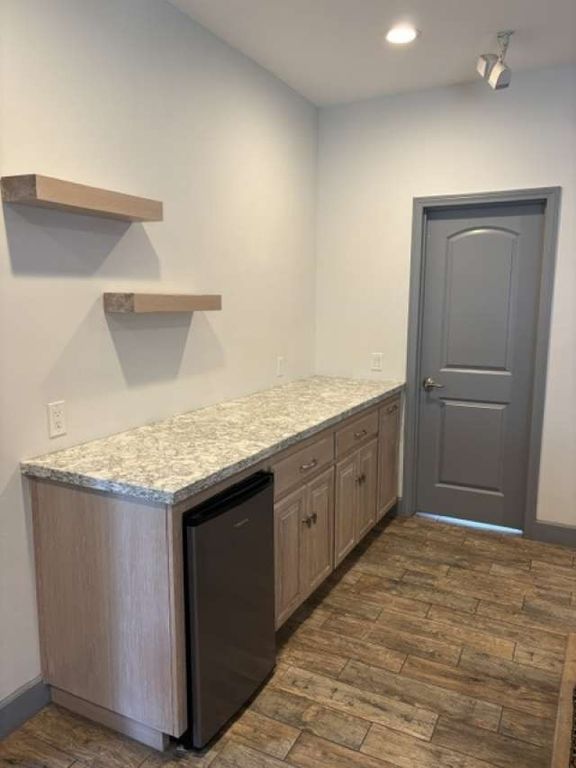 Image 12 of property listing at 1116 1120 Rolling Oaks Drive, Arroyo Grande, CA 93420