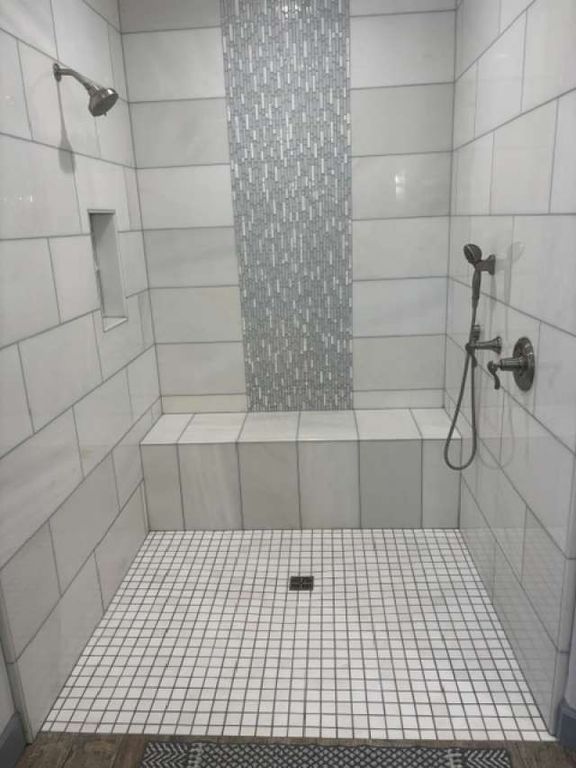 Image 17 of property listing at 1116 1120 Rolling Oaks Drive, Arroyo Grande, CA 93420