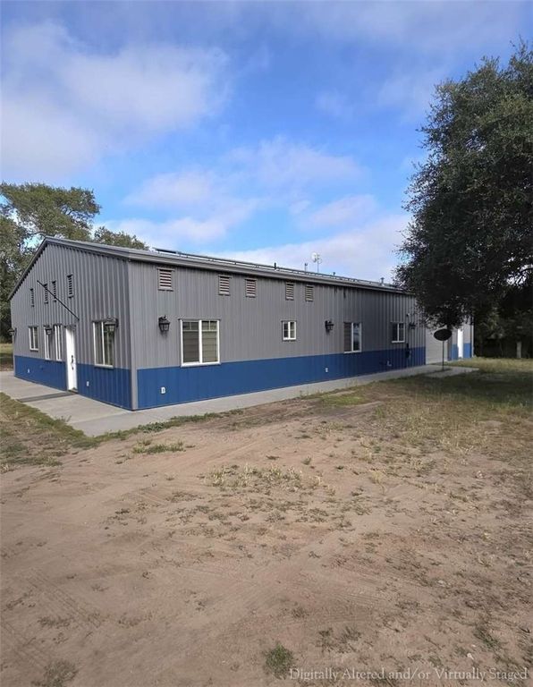Image 28 of property listing at 1116 1120 Rolling Oaks Drive, Arroyo Grande, CA 93420