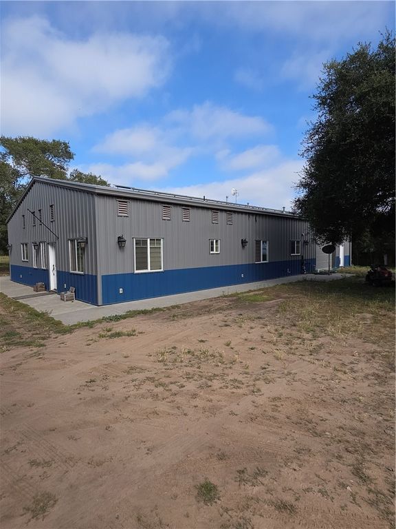 Image 29 of property listing at 1116 1120 Rolling Oaks Drive, Arroyo Grande, CA 93420