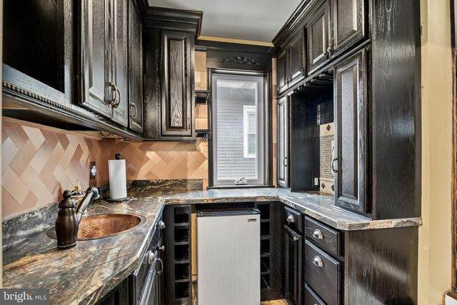 8 MERION TER, Collingswood, NJ 08108