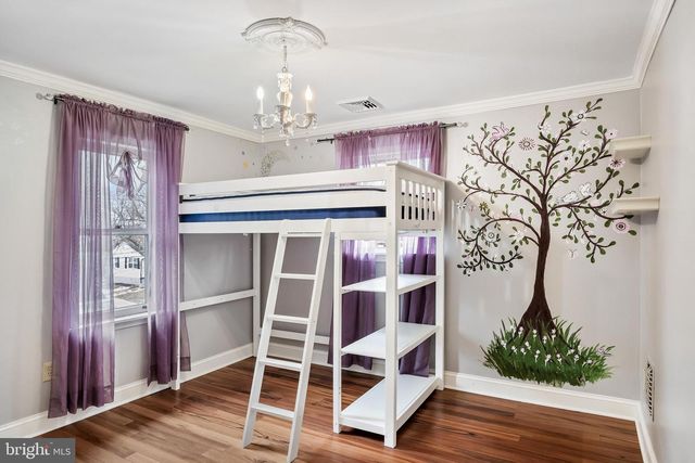 8 MERION TER, Collingswood, NJ 08108