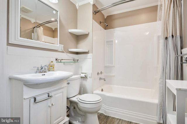 8 MERION TER, Collingswood, NJ 08108