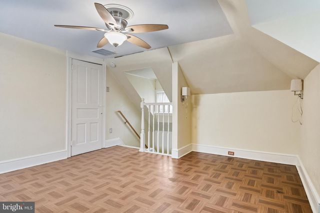 8 MERION TER, Collingswood, NJ 08108