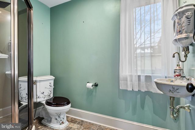 8 MERION TER, Collingswood, NJ 08108