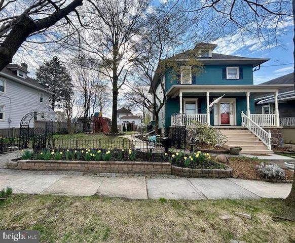 8 MERION TER, Collingswood, NJ 08108
