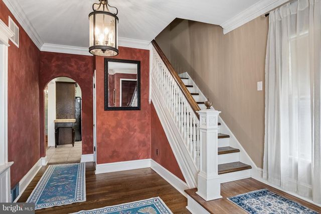 8 MERION TER, Collingswood, NJ 08108