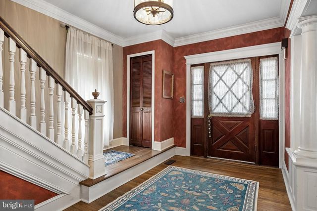 8 MERION TER, Collingswood, NJ 08108