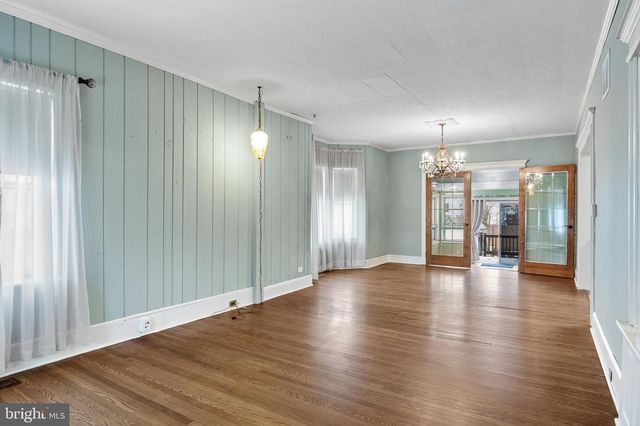 8 MERION TER, Collingswood, NJ 08108