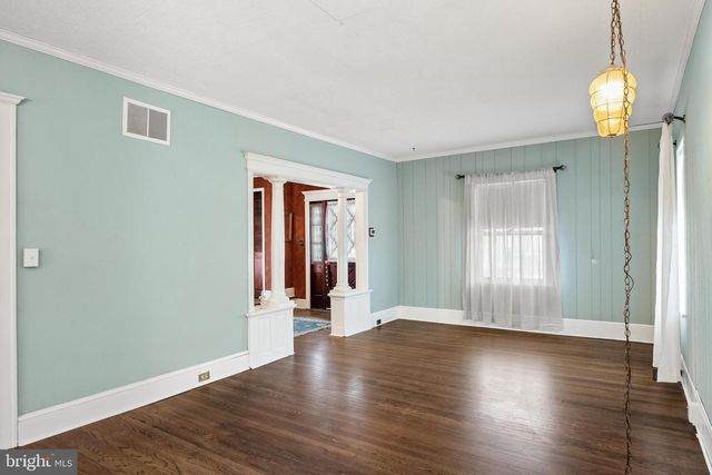 8 MERION TER, Collingswood, NJ 08108