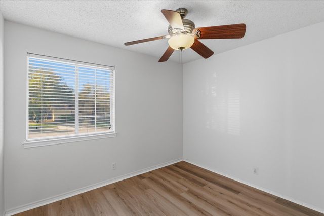 115 Crest DR, San Marcos, TX 78666