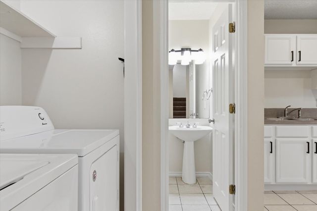 115 Crest DR, San Marcos, TX 78666