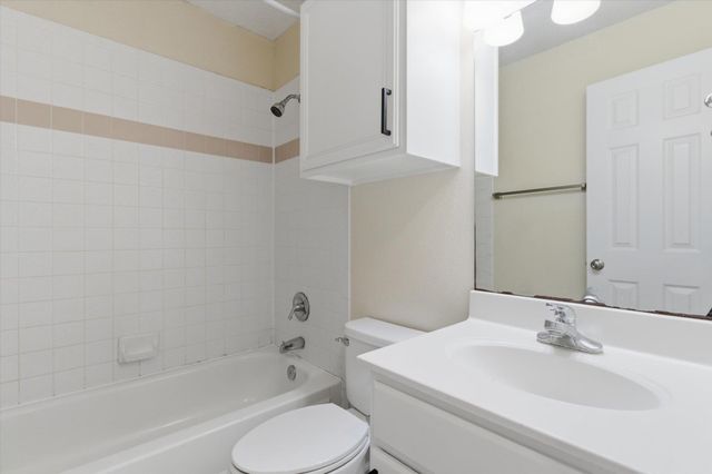 115 Crest DR, San Marcos, TX 78666