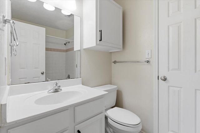 115 Crest DR, San Marcos, TX 78666