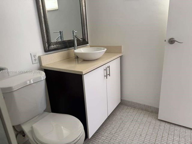 17011 N Bay Rd 709, Sunny Isles Beach, FL 33160