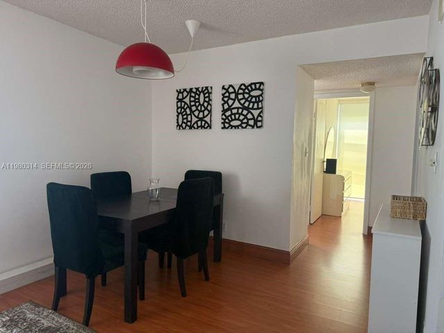 17011 N Bay Rd 709, Sunny Isles Beach, FL 33160
