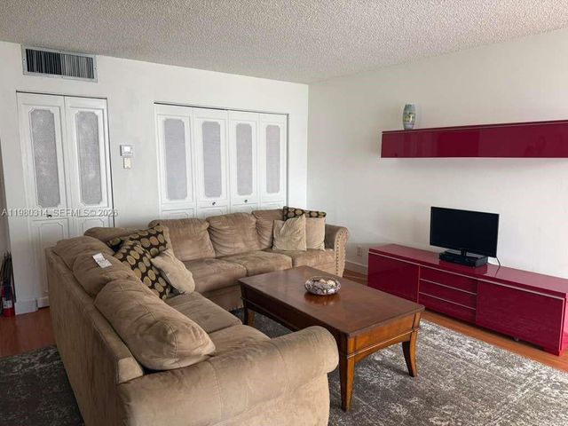 17011 N Bay Rd 709, Sunny Isles Beach, FL 33160