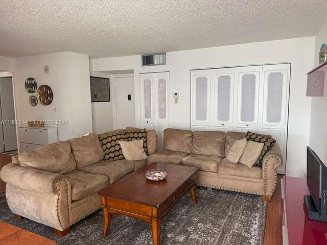 17011 N Bay Rd 709, Sunny Isles Beach, FL 33160