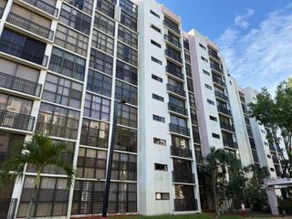 17011 N Bay Rd 709, Sunny Isles Beach, FL 33160
