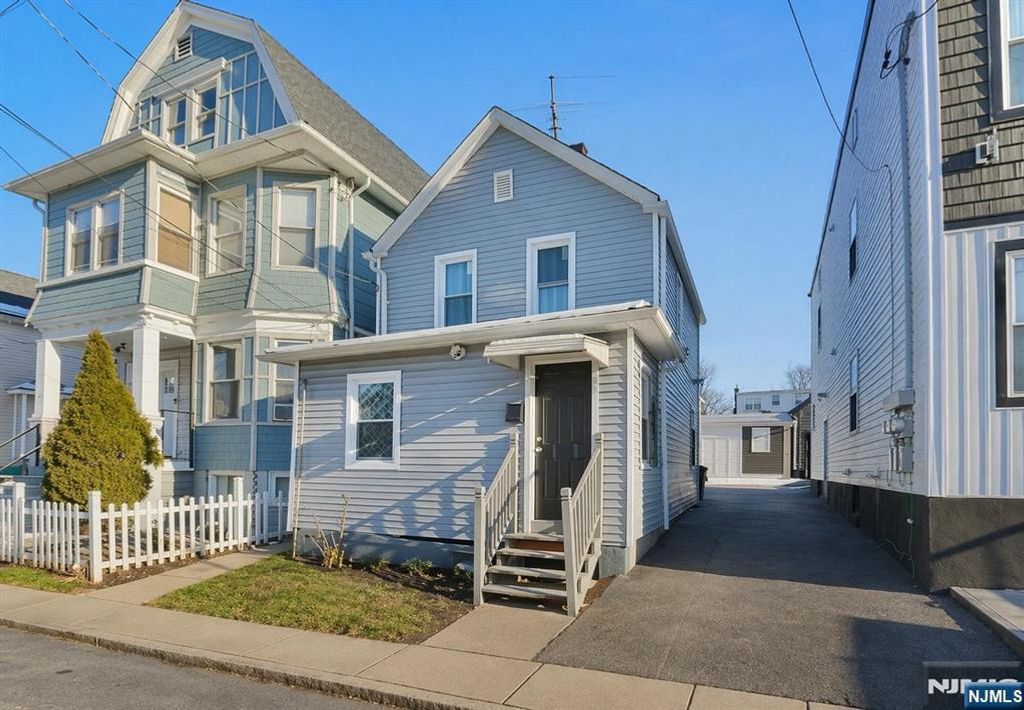 80 Cleremont Avenue, Irvington, NJ 07111