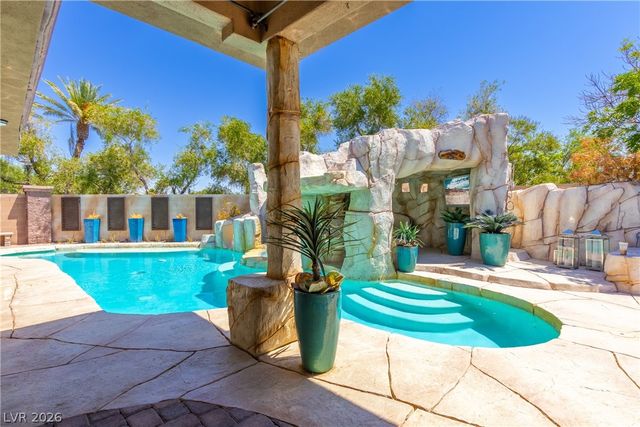 2960 American River Lane, Las Vegas, NV 89135