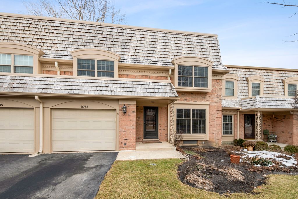 2S753 Avenue Orleans Avenue, Oak Brook, IL 60523