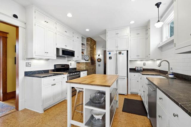2725 Garfield Avenue, Minneapolis, MN 55408