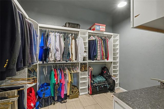 1905 Fox Hunt Lane, Edmond, OK 73003