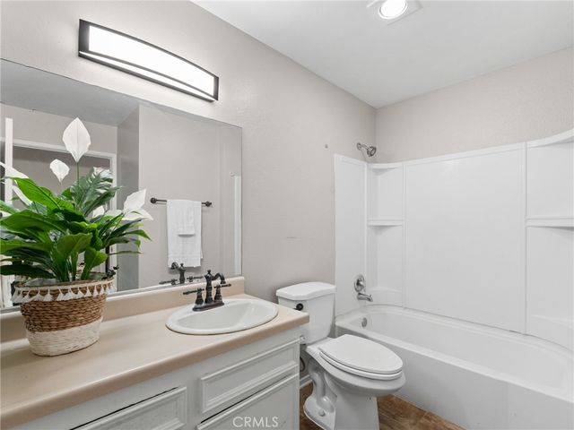 512 Sandalwood 1, Escondido, CA 92027