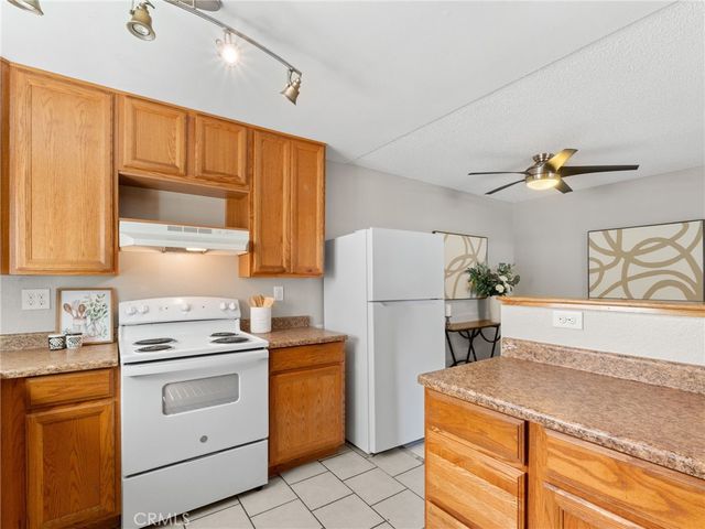 512 Sandalwood 1, Escondido, CA 92027