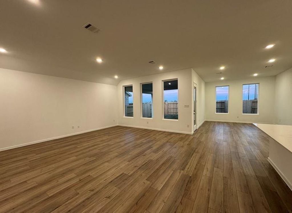 26987 South Rustlers Bend, Montgomery, TX 77316