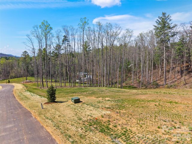 432 Irvine Drive, Fairview, NC 28730