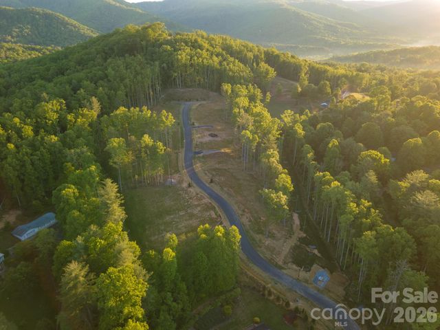 432 Irvine Drive, Fairview, NC 28730