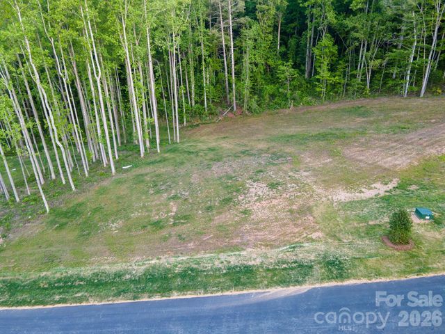 432 Irvine Drive, Fairview, NC 28730